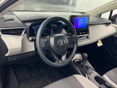 Used 2026 Toyota Corolla LE FWD image 9