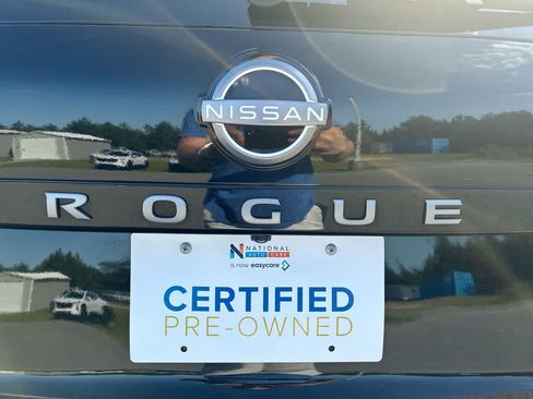 Used 2025 Nissan Rogue SV FWD image 29
