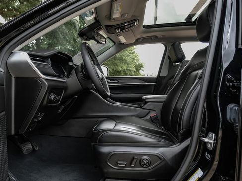 Used 2023 Jeep Grand Cherokee L Limited image 41