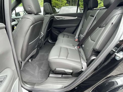 New 2025 Cadillac XT6 Luxury image 14