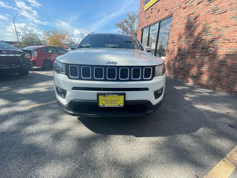 Used 2019 Jeep Compass Latitude w/ Cold Weather Group image 9