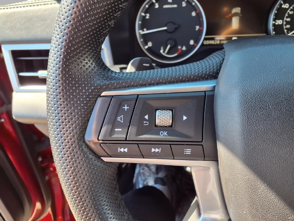 Used 2025 Mitsubishi Outlander SE AWD/4WD image 14