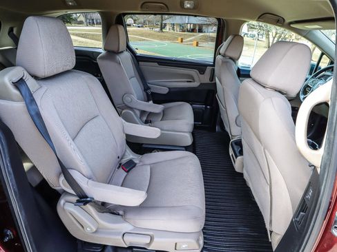 Used 2019 Honda Odyssey EX image 40