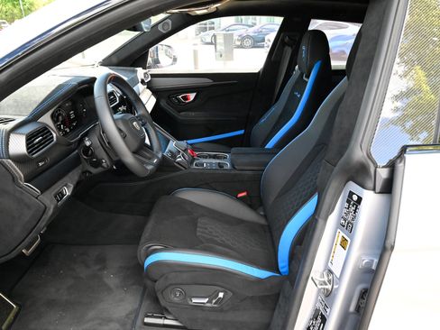 Used 2024 Lamborghini Urus Performante AWD/4WD image 17