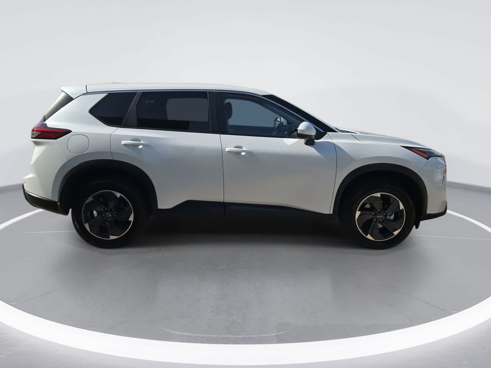 Used 2025 Nissan Rogue SV AWD/4WD image 9