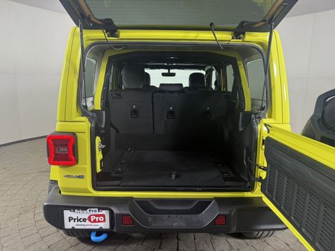 Used 2023 Jeep Wrangler Sahara w/ Cold Weather Group image 9