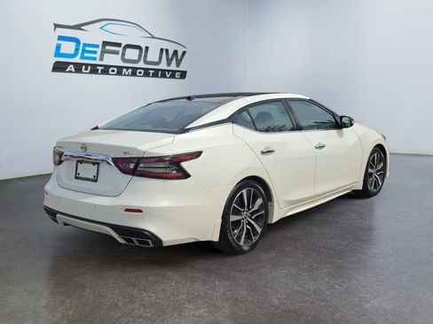 Used 2023 Nissan Maxima SL FWD image 3