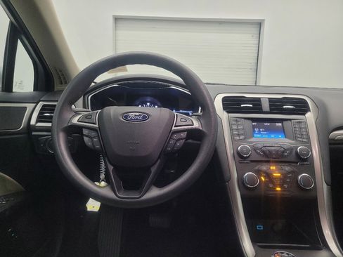 Used 2018 Ford Fusion S FWD image 22
