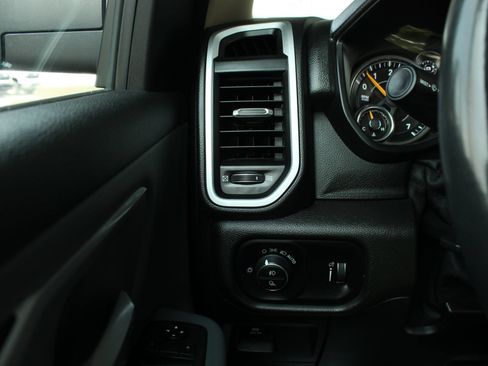 Used 2020 RAM 1500 Big Horn AWD/4WD image 24