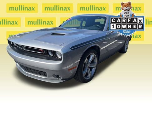 Used 2015 Dodge Challenger R/T w/ Quick Order Package 28B R/T RWD image 4
