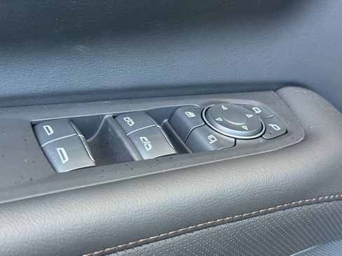 New 2025 Chevrolet Suburban High Country image 12