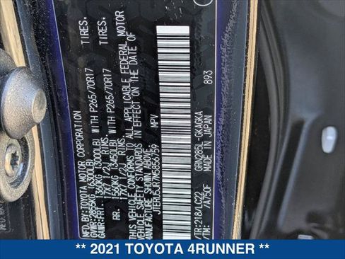 Used 2021 Toyota 4Runner TRD Off-Road Premium w/ Moonroof Package AWD/4WD image 24
