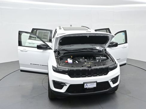 New 2025 Jeep Grand Cherokee Limited w/ Luxury Tech Group II image 36