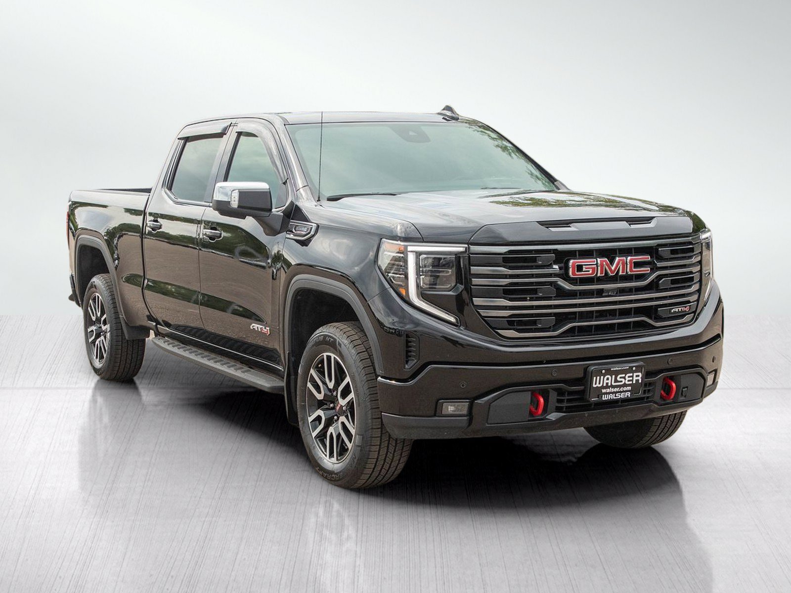 Used 2025 GMC Sierra 1500 AT4 w/ Technology Package AWD/4WD image 7
