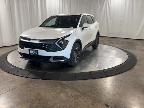 Certified 2025 Kia Sportage LX image 5