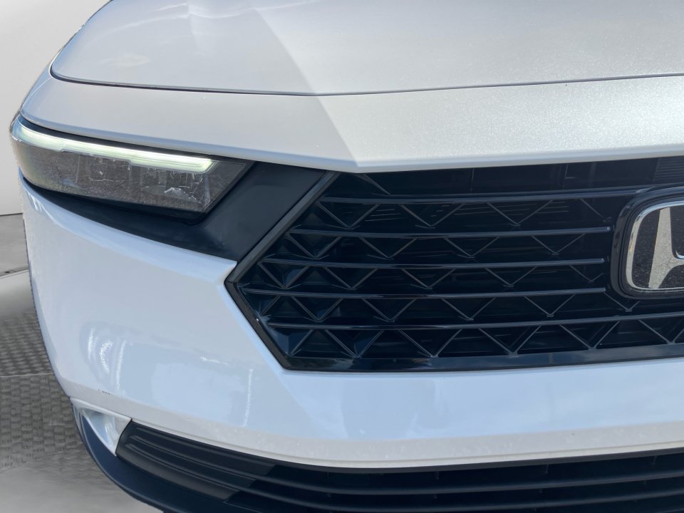Certified 2023 Honda Accord EX image 28