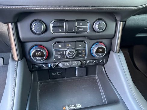 Certified 2024 Chevrolet Tahoe High Country AWD/4WD image 18