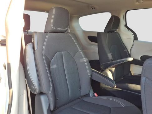 Used 2020 Chrysler Voyager LX w/ Cold Weather Group FWD image 13