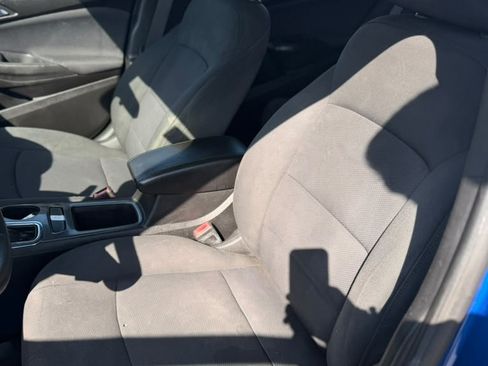 Used 2017 Chevrolet Cruze LT w/ Convenience Package FWD image 13
