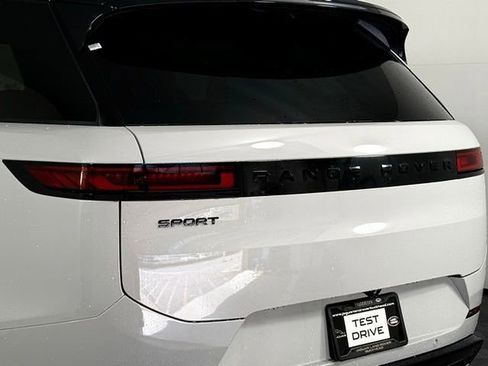 New 2026 Land Rover Range Rover Sport Dynamic SE AWD/4WD image 17