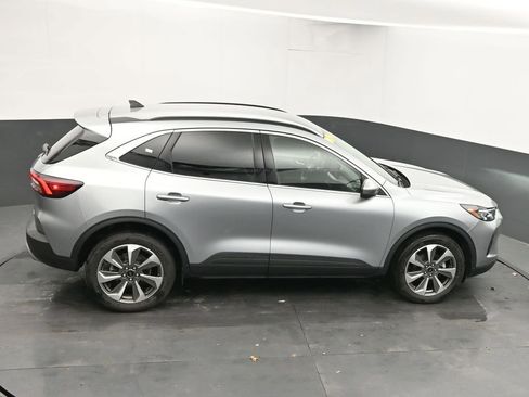 Used 2024 Ford Escape Platinum image 43