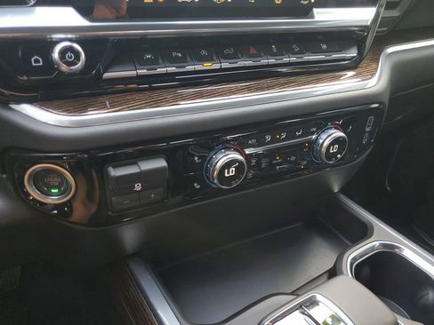 Used 2025 GMC Sierra 1500 Elevation w/ Elevation Premium Package image 31