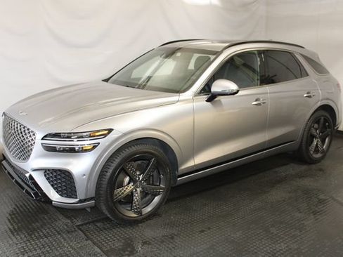 Used 2024 Genesis GV70 2.5T w/ Sport Prestige Package AWD/4WD image 2
