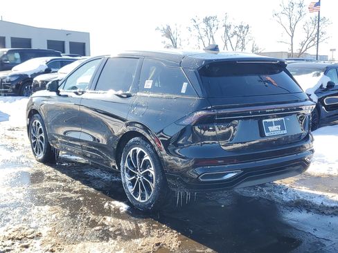 New 2026 Lincoln Nautilus Reserve image 3