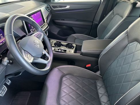 Certified 2024 Volkswagen Atlas Cross Sport SEL Premium R-Line image 17