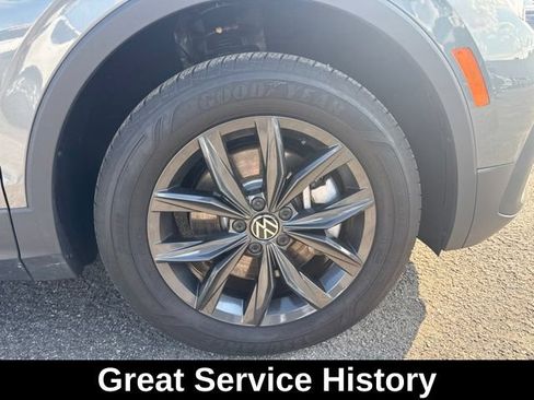 Used 2024 Volkswagen Tiguan SE AWD/4WD image 14