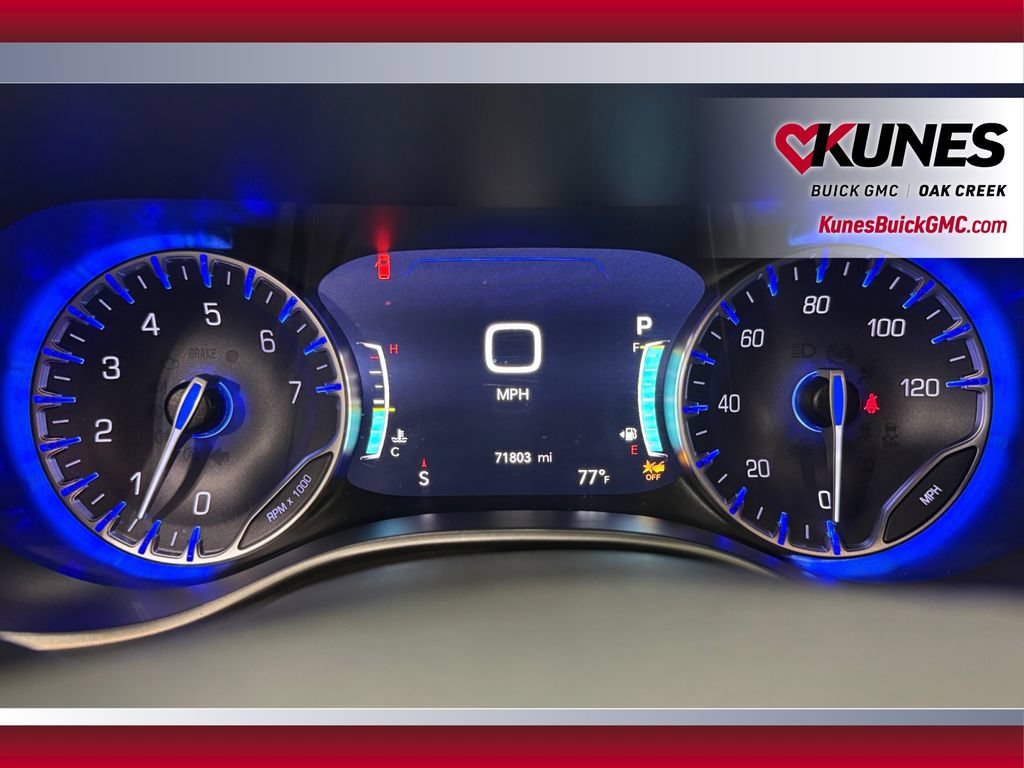 Used 2024 Chrysler Pacifica Touring-L FWD image 14