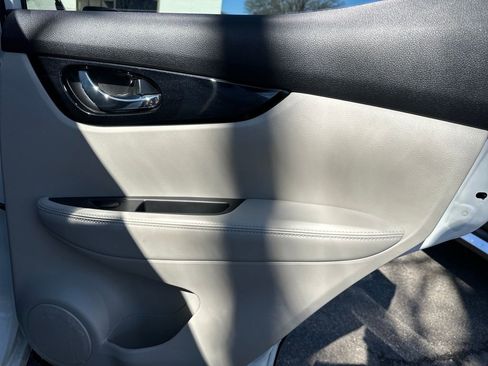 Used 2021 Nissan Rogue Sport SV image 31