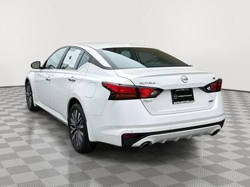 Used 2024 Nissan Altima 2.5 SV w/ SV Premium Package AWD/4WD image 5