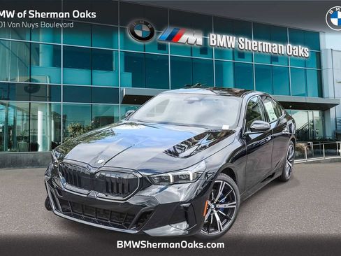 New 2026 BMW 530i w/ M Sport Package RWD image 1