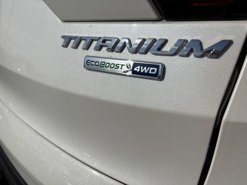 Used 2019 Ford Escape Titanium AWD/4WD image 12