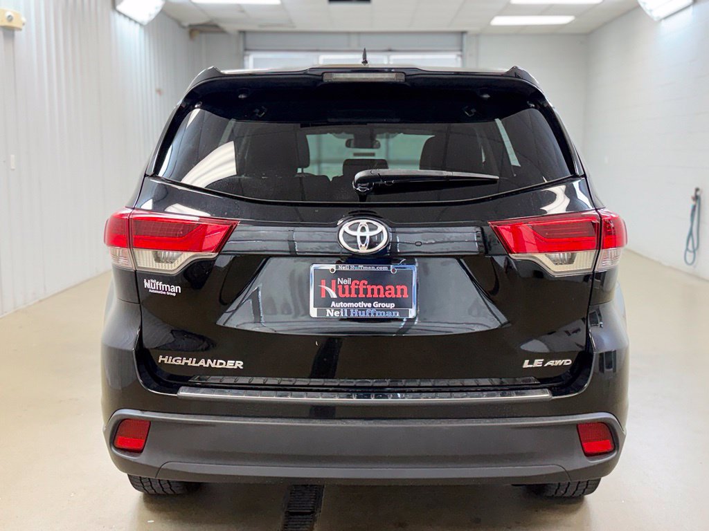Used 2018 Toyota Highlander Plus AWD/4WD image 6