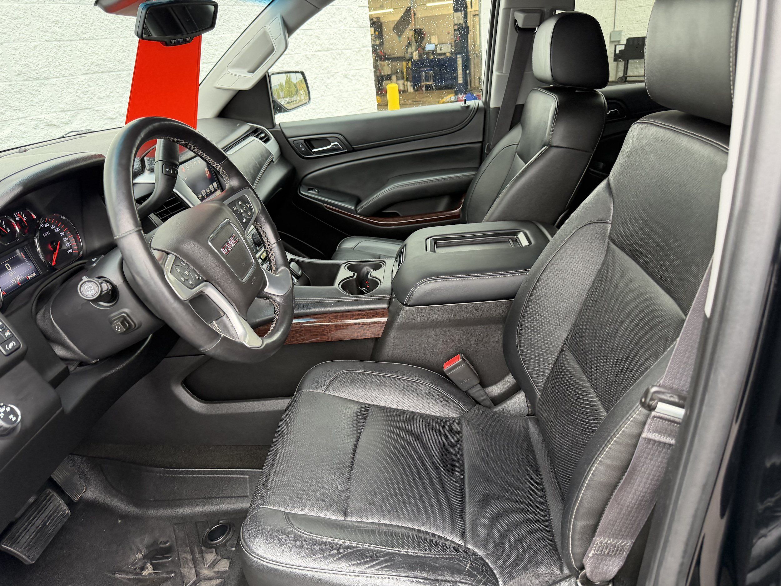 Used 2016 GMC Yukon XL SLT w/ Open Road Package AWD/4WD image 11