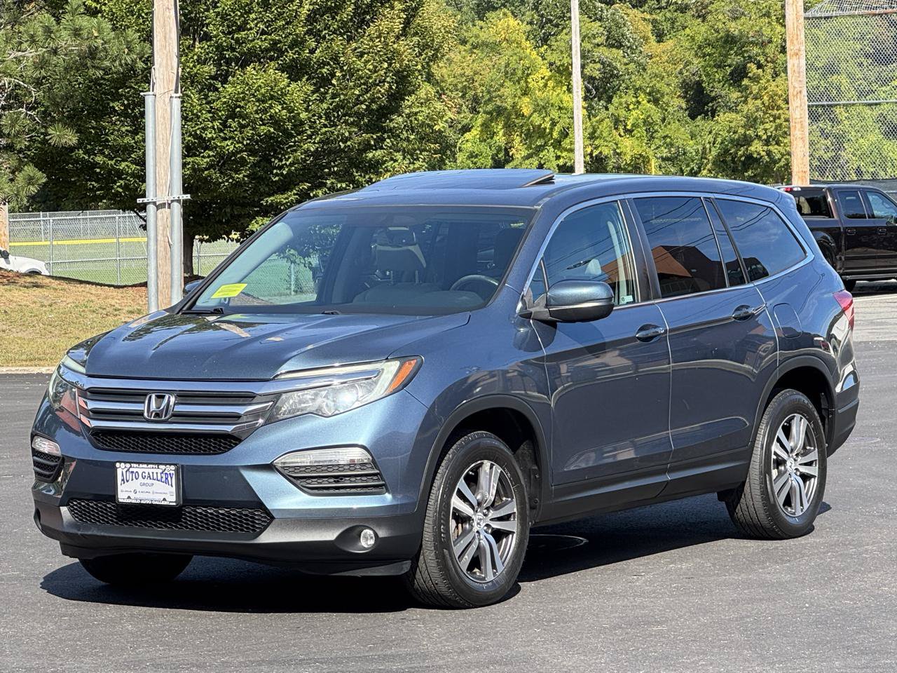Used 2017 Honda Pilot EX-L image 3