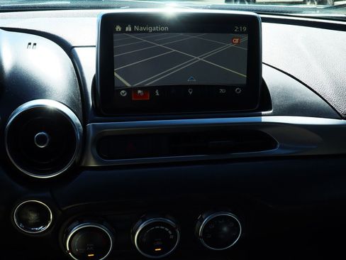 Used 2018 FIAT 124 Spider Classica w/ Technology Group image 40