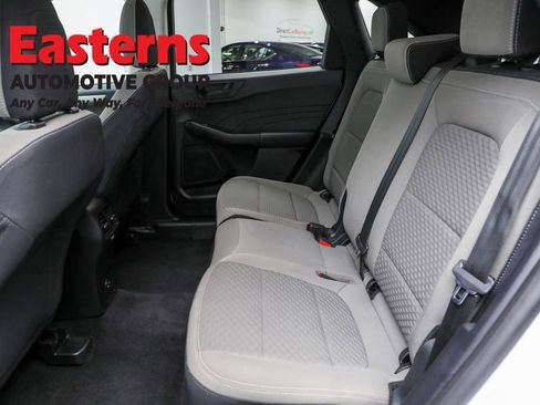 Used 2022 Ford Escape SE image 21