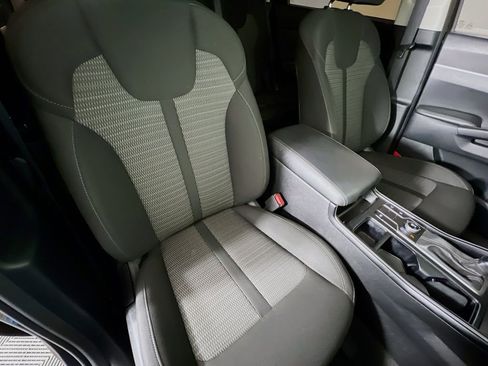 Used 2023 Kia Sorento LX image 25