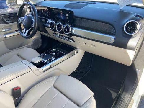 Used 2020 Mercedes-Benz GLB 250 4MATIC image 25