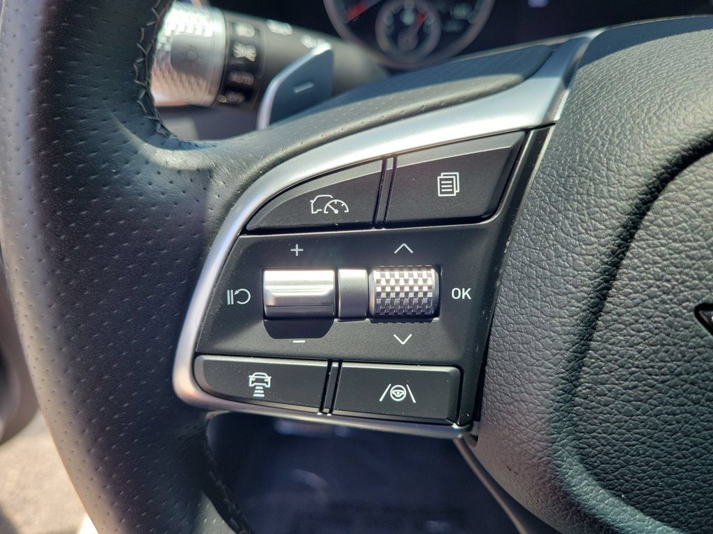 Used 2026 Genesis G70 2.5T RWD image 17