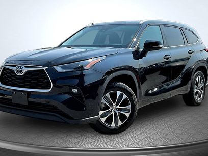 Used 2023 Toyota Highlander XLE