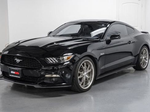 Used 2017 Ford Mustang GT Premium RWD image 6