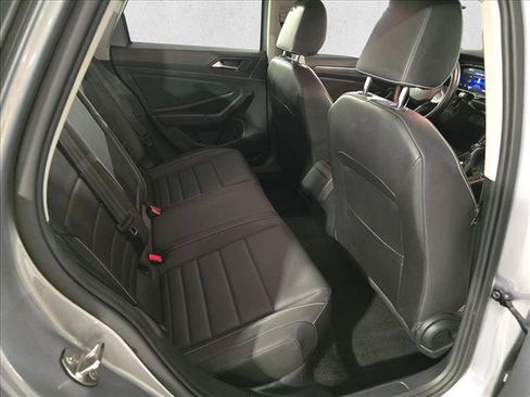 Used 2024 Volkswagen Jetta SE FWD image 11