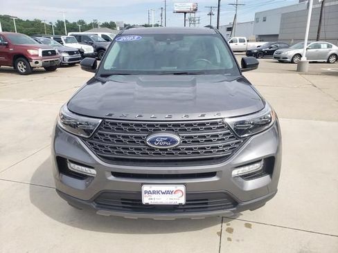 Used 2023 Ford Explorer XLT w/ Equipment Group 202A AWD/4WD image 11