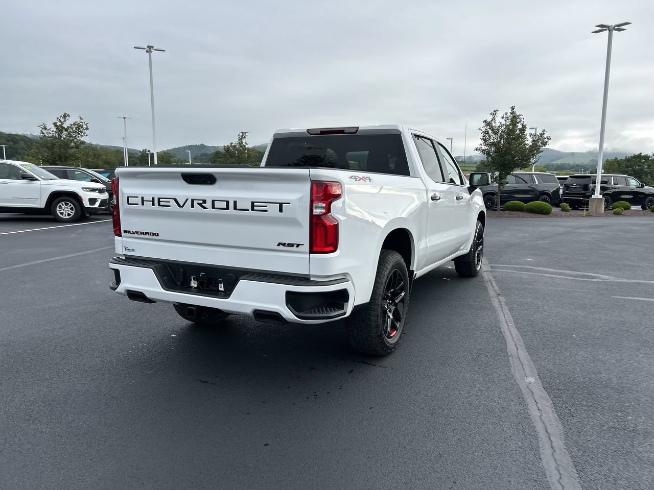 New 2026 Chevrolet Silverado 1500 RST w/ Redline Edition AWD/4WD image 7
