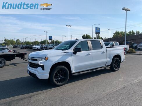 Used 2024 Chevrolet Silverado 1500 RST w/ Convenience Package II AWD/4WD image 3