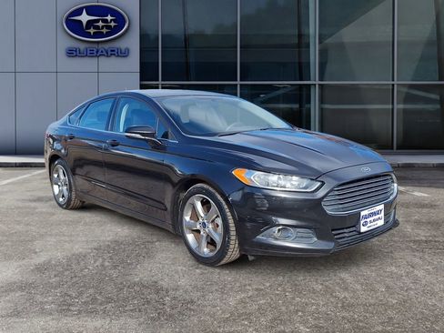 Used 2014 Ford Fusion SE w/ Equipment Group 201A image 2